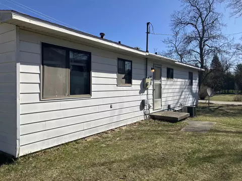 803 Warren, Gladwin, MI 48624 photo 4