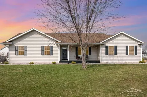 10075 Dove, Freeland, MI 48623