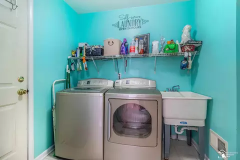 27612 E Mockingbird, Flat Rock, MI 48134 photo 8