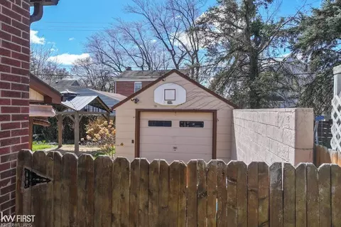 2102 Mountain, Flint, MI 48503 photo 25