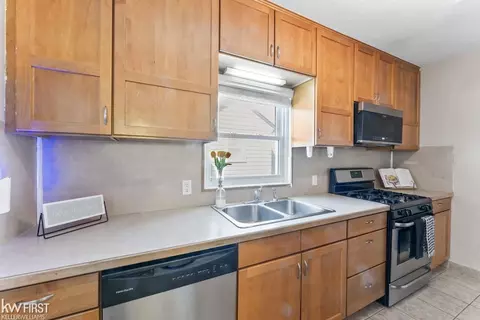 2102 Mountain, Flint, MI 48503 photo 7