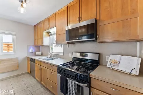 2102 Mountain, Flint, MI 48503 photo 9