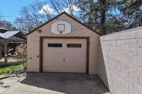 2102 Mountain, Flint, MI 48503 photo 27