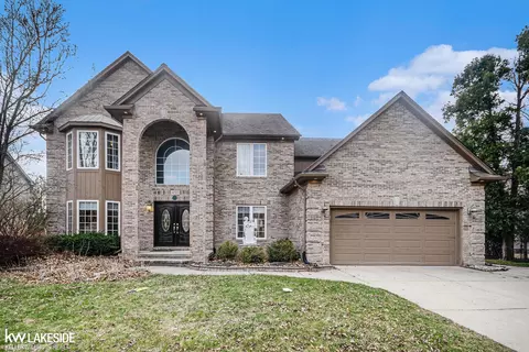 4717 Scotch Pne, Troy, MI 48085