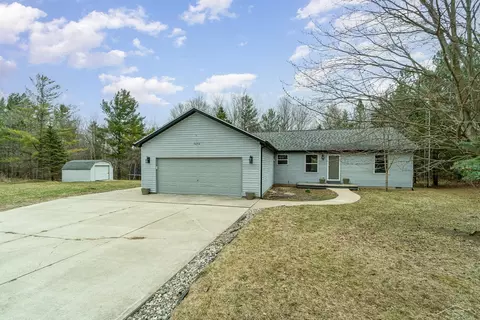 5474 Kings Way, Gladwin, MI 48624 photo 2