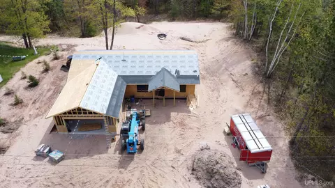 107 Royal Oak, Marquette, MI 49855
