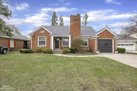 1201 Fairholme, Grosse Pointe Woods, MI 48236