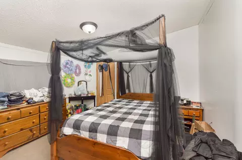 Bedroom - 4752 E Riv, Freeland, MI 48623 photo 1 of 3