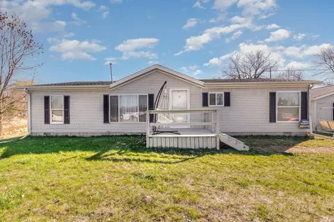 4752 E Riv, Freeland, MI 48623