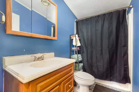 Bath - 4752 E Riv, Freeland, MI 48623 photo 3 of 3