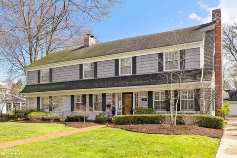 424 Washington, Grosse Pointe, MI 48230