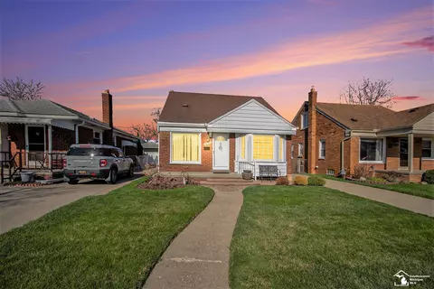 9904 Becker, Allen Park, MI 48101