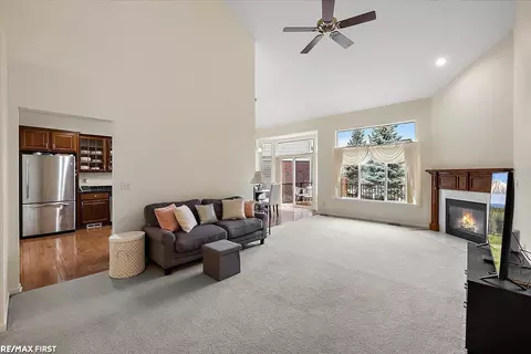 17459 Timber, Macomb, MI 48042 photo 8