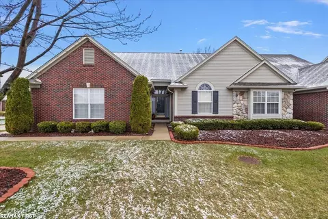 17459 Timber, Macomb, MI 48042 photo 2