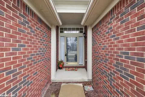 17459 Timber, Macomb, MI 48042 photo 3