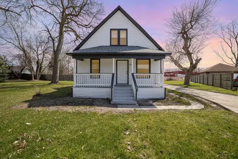 2938 Jackson, Saginaw, MI 48604