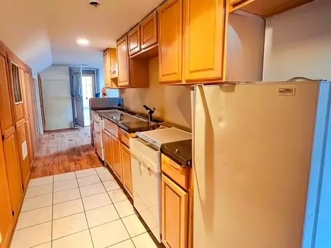 Kitchen - 511 Lansing, Harrison, MI 48625 photo 5 of 5