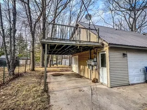 Exterior - 511 Lansing, Harrison, MI 48625 photo 3 of 7