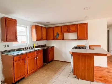 Kitchen - 511 Lansing, Harrison, MI 48625 photo 1 of 5