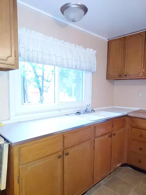 477 E Clarence, Harrison, MI 48625 photo 4