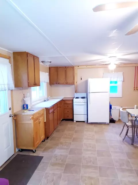 477 E Clarence, Harrison, MI 48625 photo 3