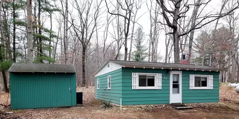 477 E Clarence, Harrison, MI 48625