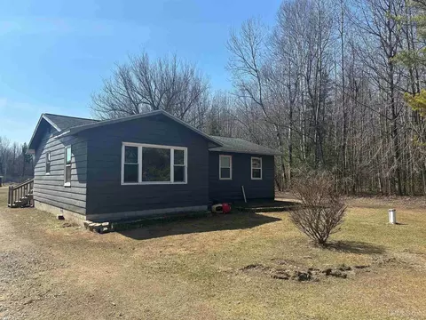 5785 25th, Gladstone, MI 49837