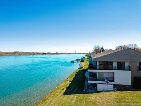 3997 Apt 2 Riv, East China, MI 48054
