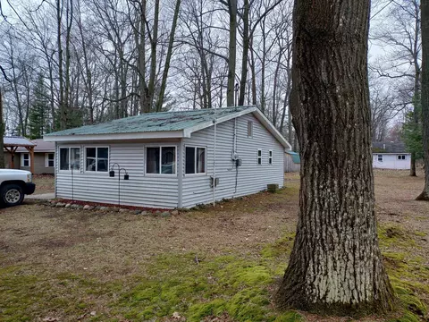 5387 Deerwood, Harrison, MI 48625