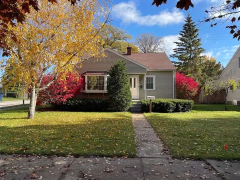 1118 N Dewitt, Bay City, MI 48706