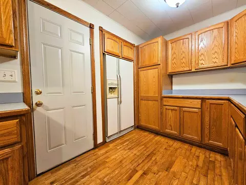 Kitchen - 3140 Vineyard, Flushing, MI 48433 photo 4 of 6