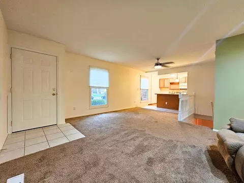 Living - 3140 Vineyard, Flushing, MI 48433 photo 3 of 7