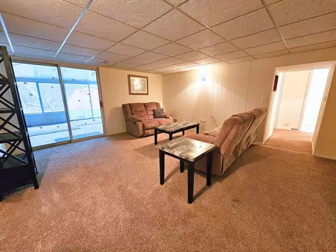 Living - 3140 Vineyard, Flushing, MI 48433 photo 5 of 7