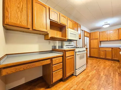 Kitchen - 3140 Vineyard, Flushing, MI 48433 photo 2 of 6