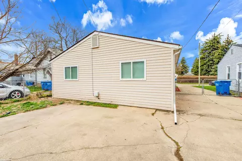 Exterior - 7036 Maxwell, Warren, MI 48091 photo 5 of 6