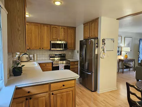 Kitchen - 302 Cranbrook, Monroe, MI 48162 photo 2 of 3