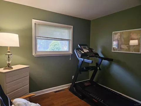 Bedroom - 302 Cranbrook, Monroe, MI 48162 photo 5 of 5
