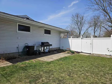 Exterior - 302 Cranbrook, Monroe, MI 48162 photo 4 of 7