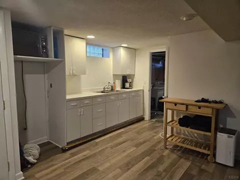 Kitchen - 302 Cranbrook, Monroe, MI 48162 photo 3 of 3