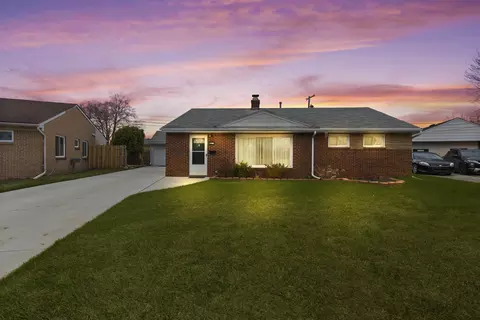 26273 Dale, Roseville, MI 48066