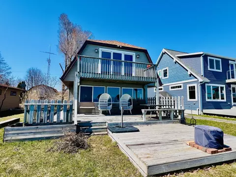 356 Killarney Bch, Bay City, MI 48706