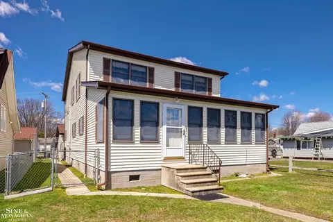 2022 E Park, Algonac, MI 48001