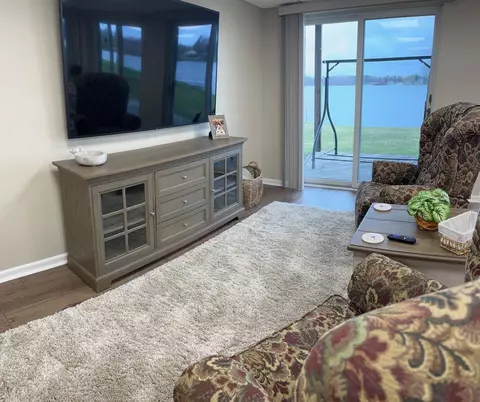Living - 4865 Anglers Ln, Gladwin, MI 48624 photo 8 of 10