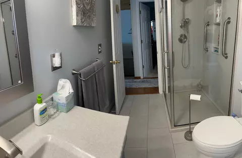 Bath - 4865 Anglers Ln, Gladwin, MI 48624 photo 3 of 6