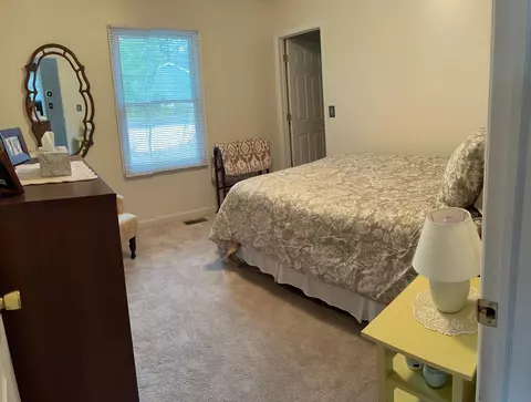 Bedroom - 4865 Anglers Ln, Gladwin, MI 48624 photo 4 of 9