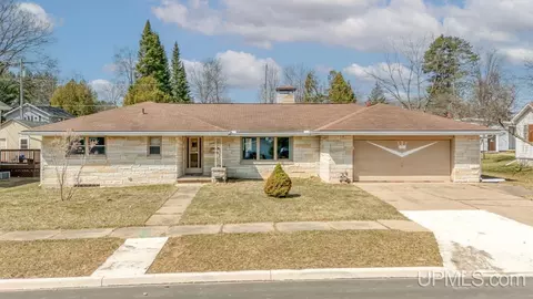 125 Harrison, Kingsford, MI 49802