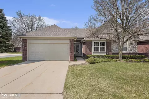 49947 Regent, Shelby Township, MI 48317