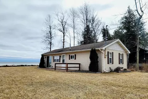 N9606 24th, Cedar River, MI 49887