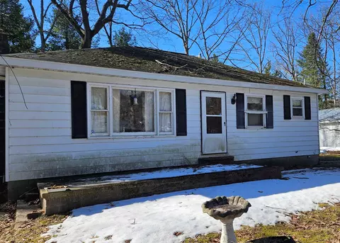 6564 Carpenter, Harrison, MI 48625