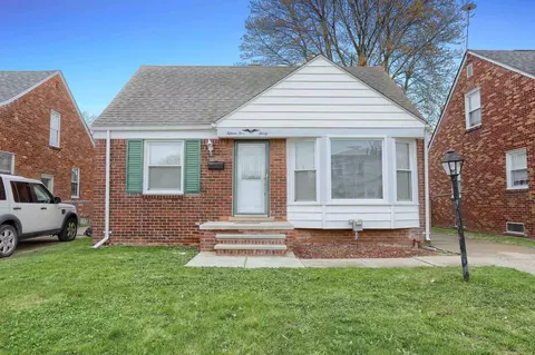15530 Sprenger, Eastpointe, MI 48021